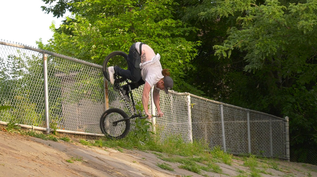 In der 7. Folge der "Lost It"-Serie treiben sich die Jungs von Federal Bikes an der Ostküste Kanadas und in Australien rum.