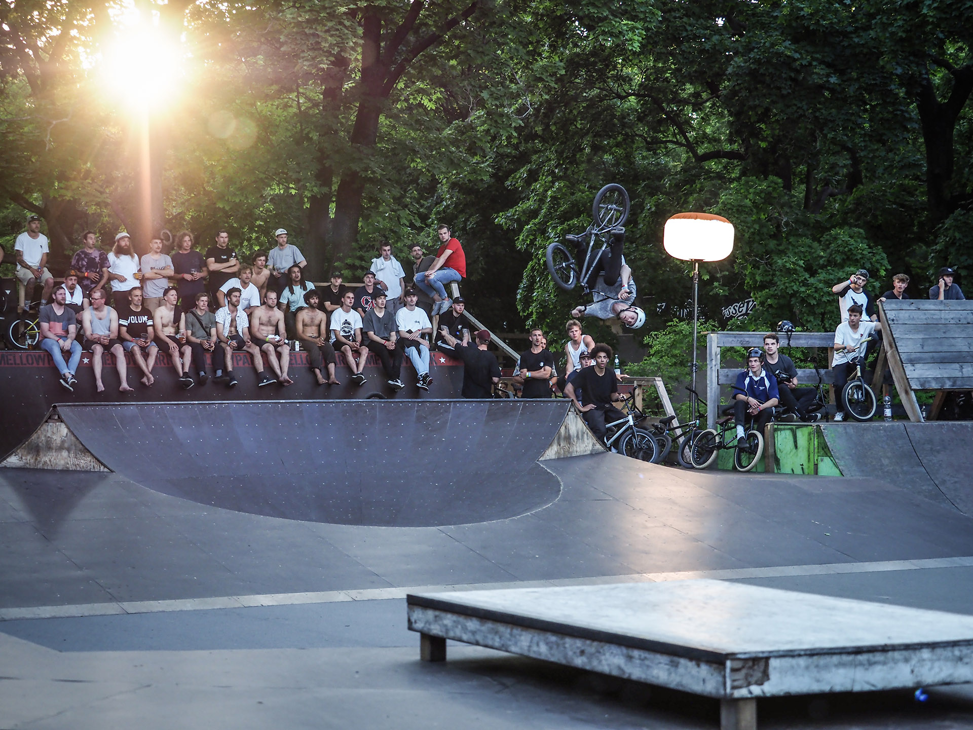 Der Streetcontest fand wie bereits in den vergangenen zwei Jahren am Samstagabend bei Flutlicht statt. Fabian Boners, Flip Transfer