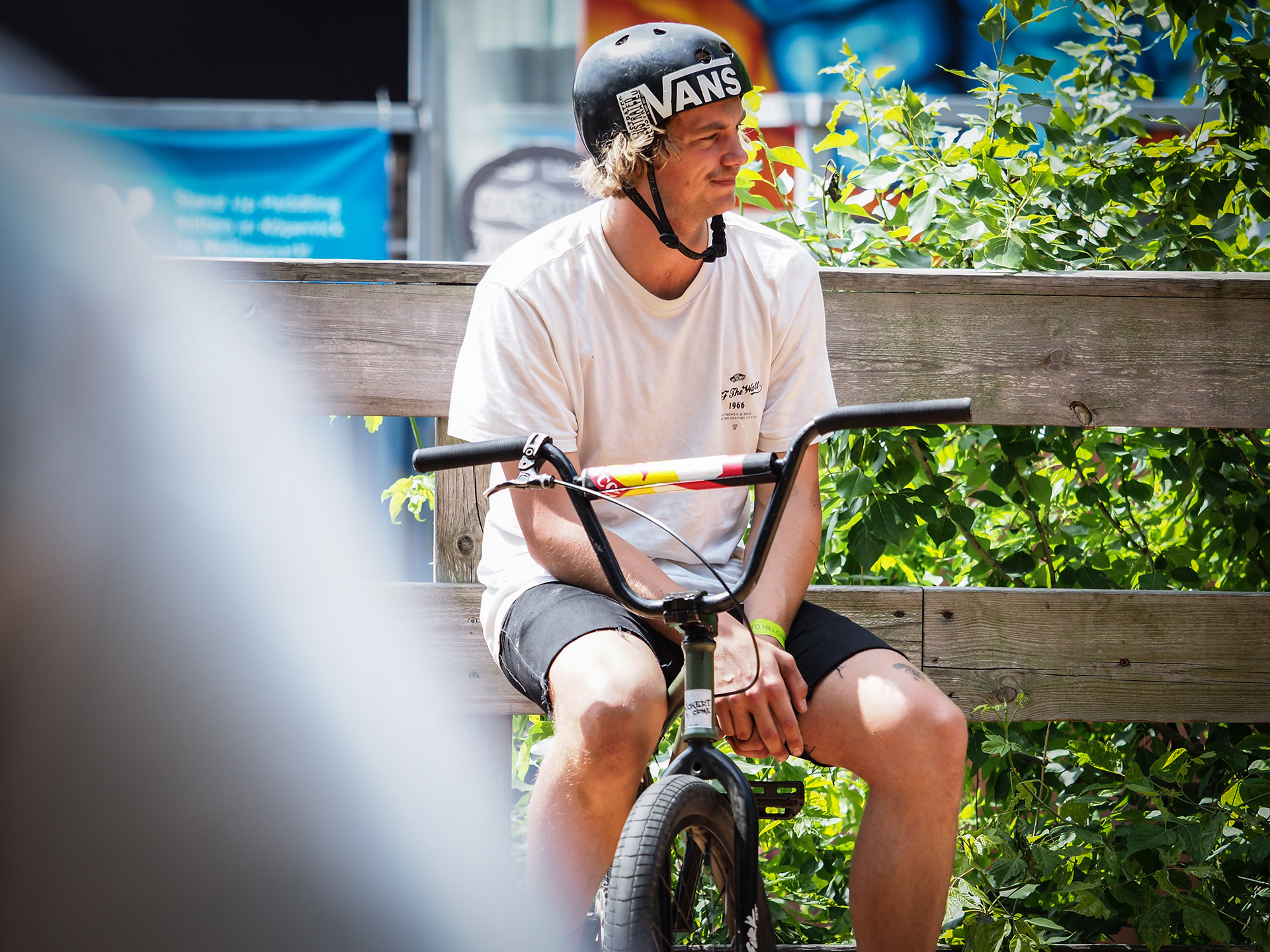 Während Paul Thölen auf dem FISE in Montpellier (Frankreich) bis ins Halbfinale kam, verlustierte sich sein Bruder Max auf seinem 22-Zoller im Mellowpark