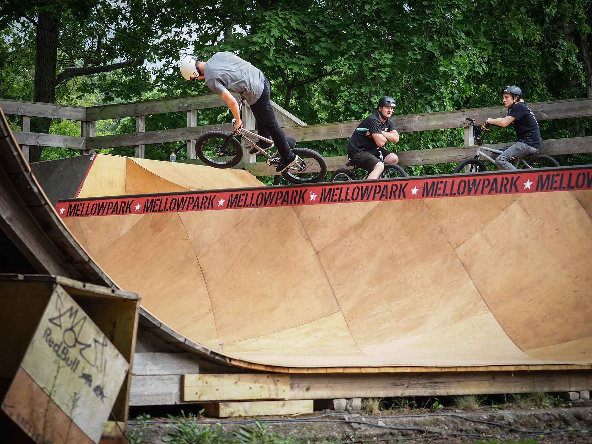 Elmo, Tireslide. Yeww!
