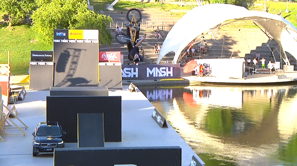 We out here bei BMX Lake Line auf dem MASH 2019 im Münchener Olympiapark. Wer mehrfach Double Backflips zum Warmfahren gemacht hat, erfahrt ihr hier.