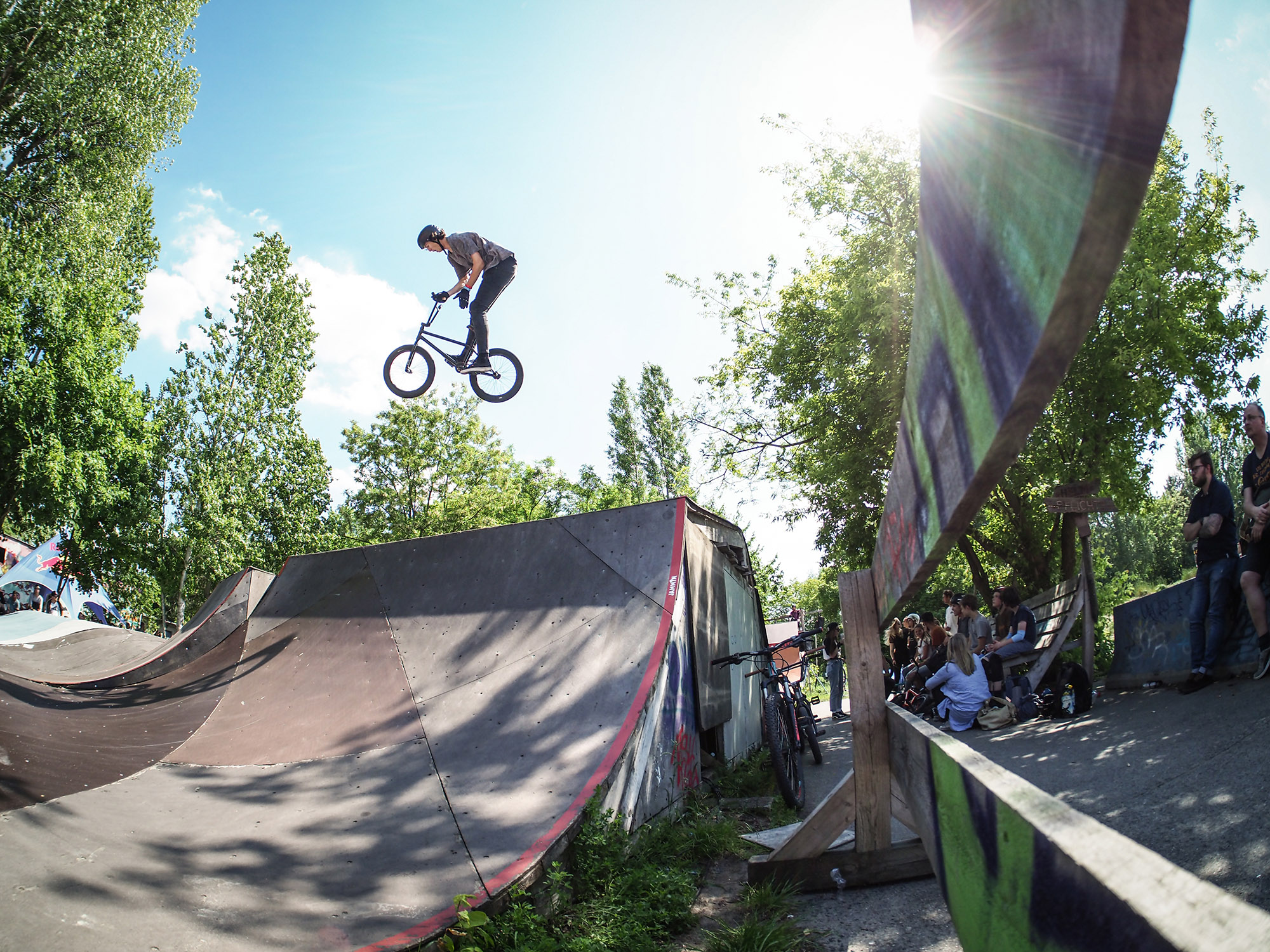 Rasant, rasanter, Highway to Hill! Sebastian Gerlich hat sich für uns bei der diesjährigen Auflage des Berliner BMX-Festivals ins Getümmel gestürzt.