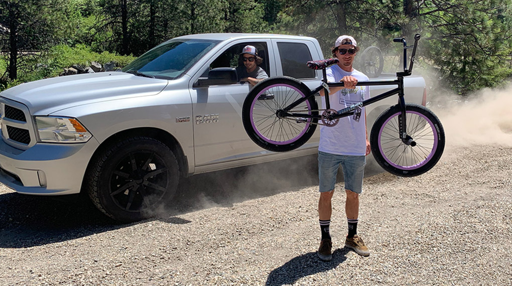 Adrian Warnken ist seit neustem über SIBMX für Sunday Bikes und Odyssey BMX unterwegs. in diesem Bikecheck nehmen wir sein neues Rad genauer unter die Lupe.