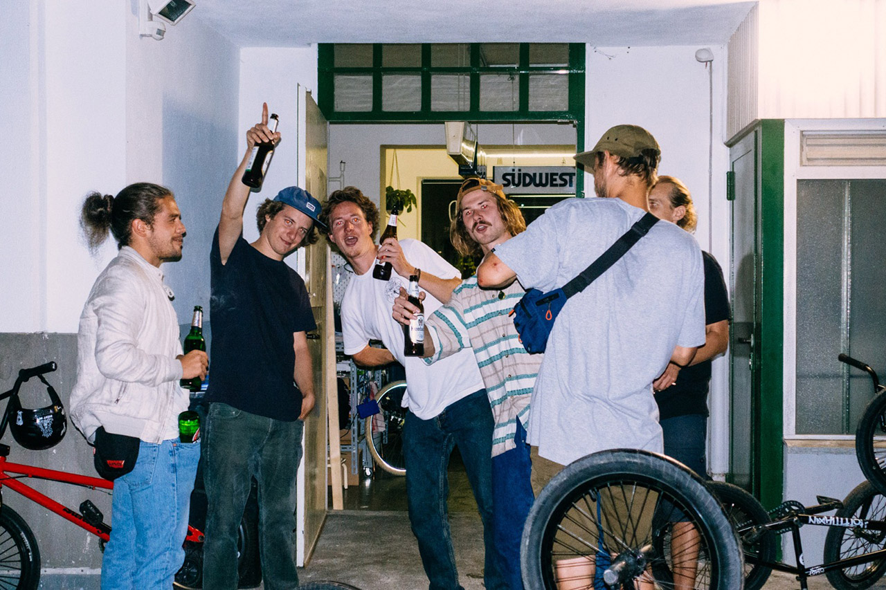 Partypeople in da house auf der FTS-Premiere in Frankfurt