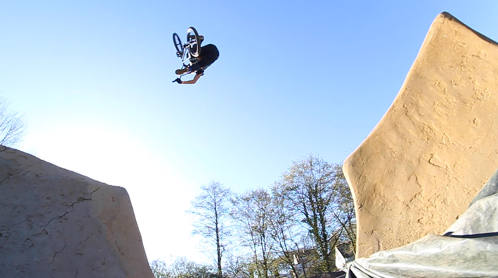 Die Motion Trails in Bremen erleben derzeit ihren zweiten Frühling. Wir waren dabei, als die neuen Hügel im AWO Funpark gründlich durchmassiert wurden.