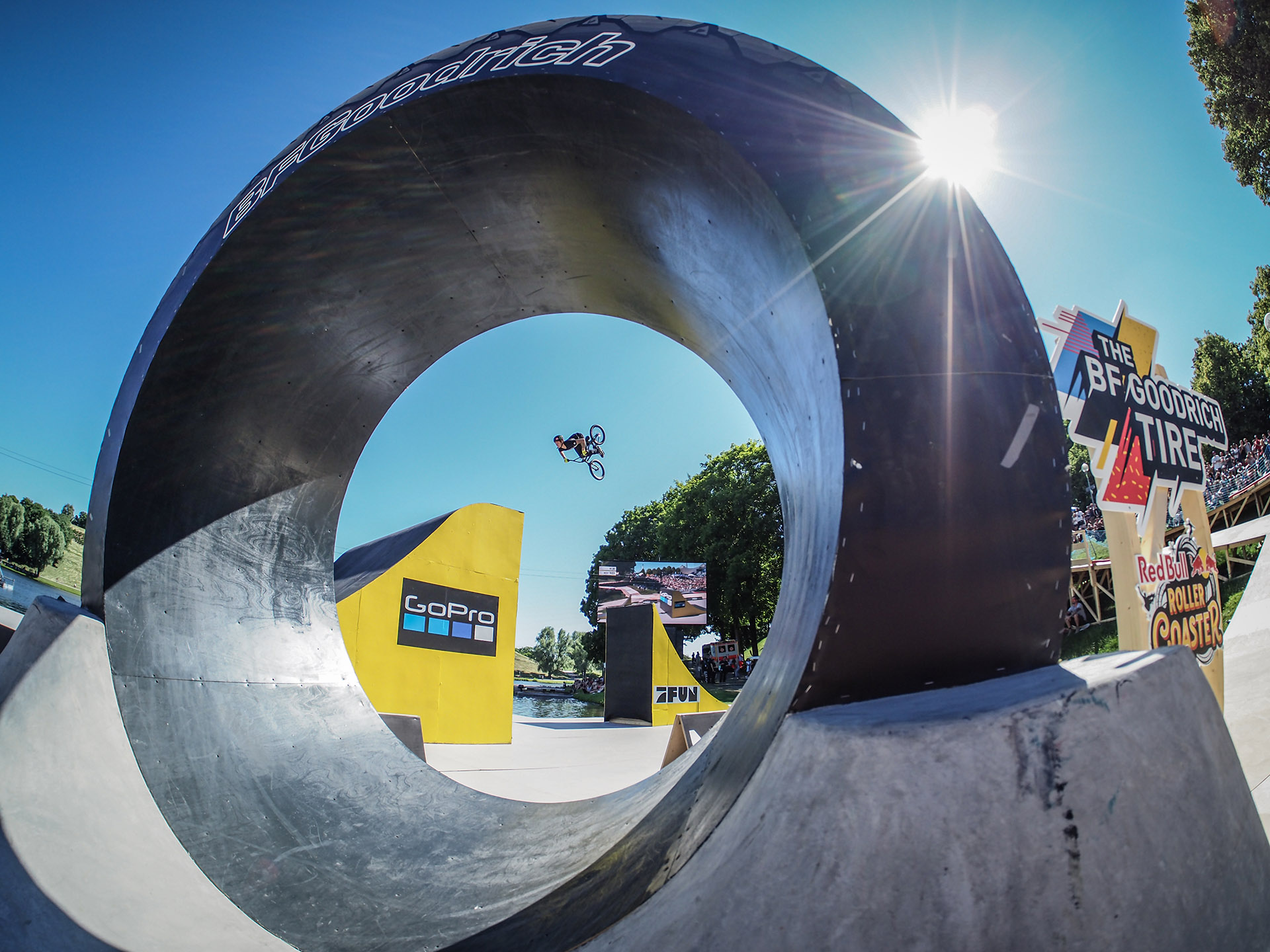 Andy Buckworth hat im Laufe des Wochenende mit Sicherheit an die 20 Double Backflips über den ersten Kicker gemacht und während des Best-Trick-Contests dann sogar noch einen Nohander eingebaut