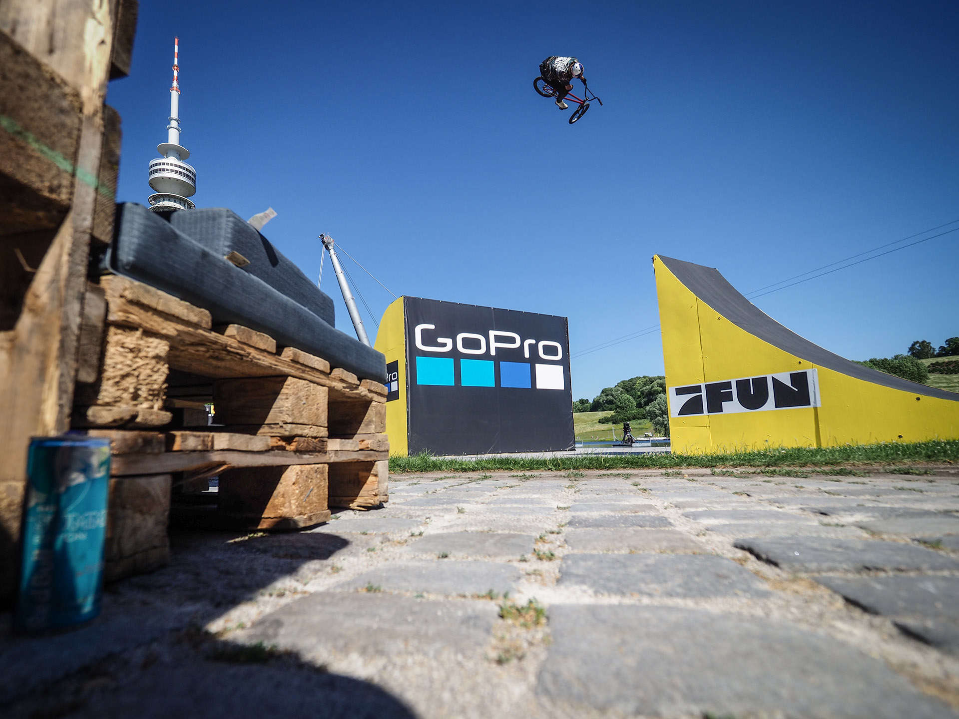 Durch das Programm der heutigen Folge von "So und nicht anders" führt Paul Thölen