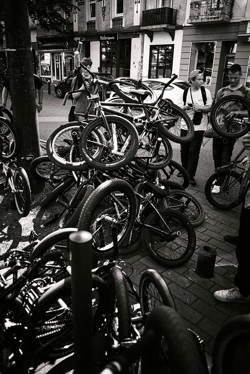 Dabei die Räder während der Mittagspause nicht geklaut werden konnten, wurde kurzerhand Road Fools Europe nachgespielt