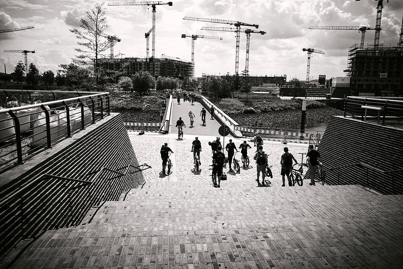 In der Hamburger Hafencity entstehen derzeit im Monatstakt neue Spots