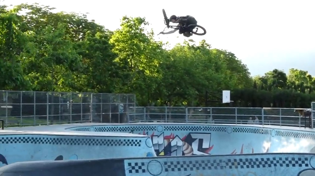 Die Videoproduktionsmaschinerie der Cult Crew setzt auch in der neusten Promo für die aktuelle Produktlinie auf ihre bewährten Stärken.