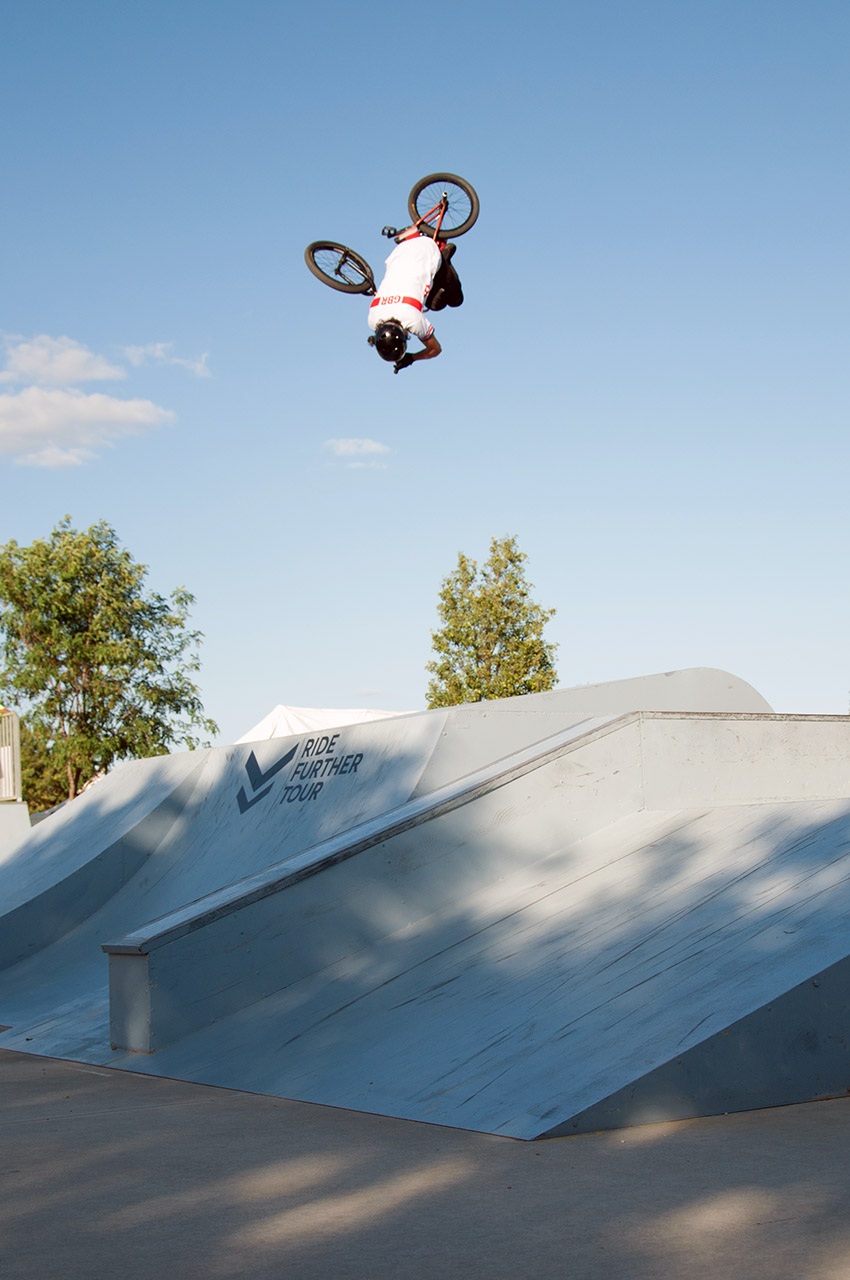 … gefolgt von Jack Clark, der mit seinem Signaturetrick die Grenzen zwischen einem 360 und eine Barrel Roll verwischt