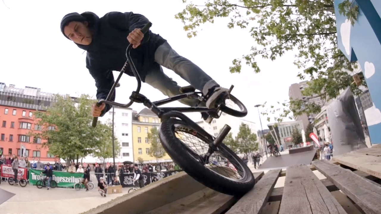 Die kunstform-Boys waren beim Stopp der 20inch Trophy auf dem Landhausplatz in Innsbruck dabei. Hier sind die Highlights eines actionreichen Wochenendes.