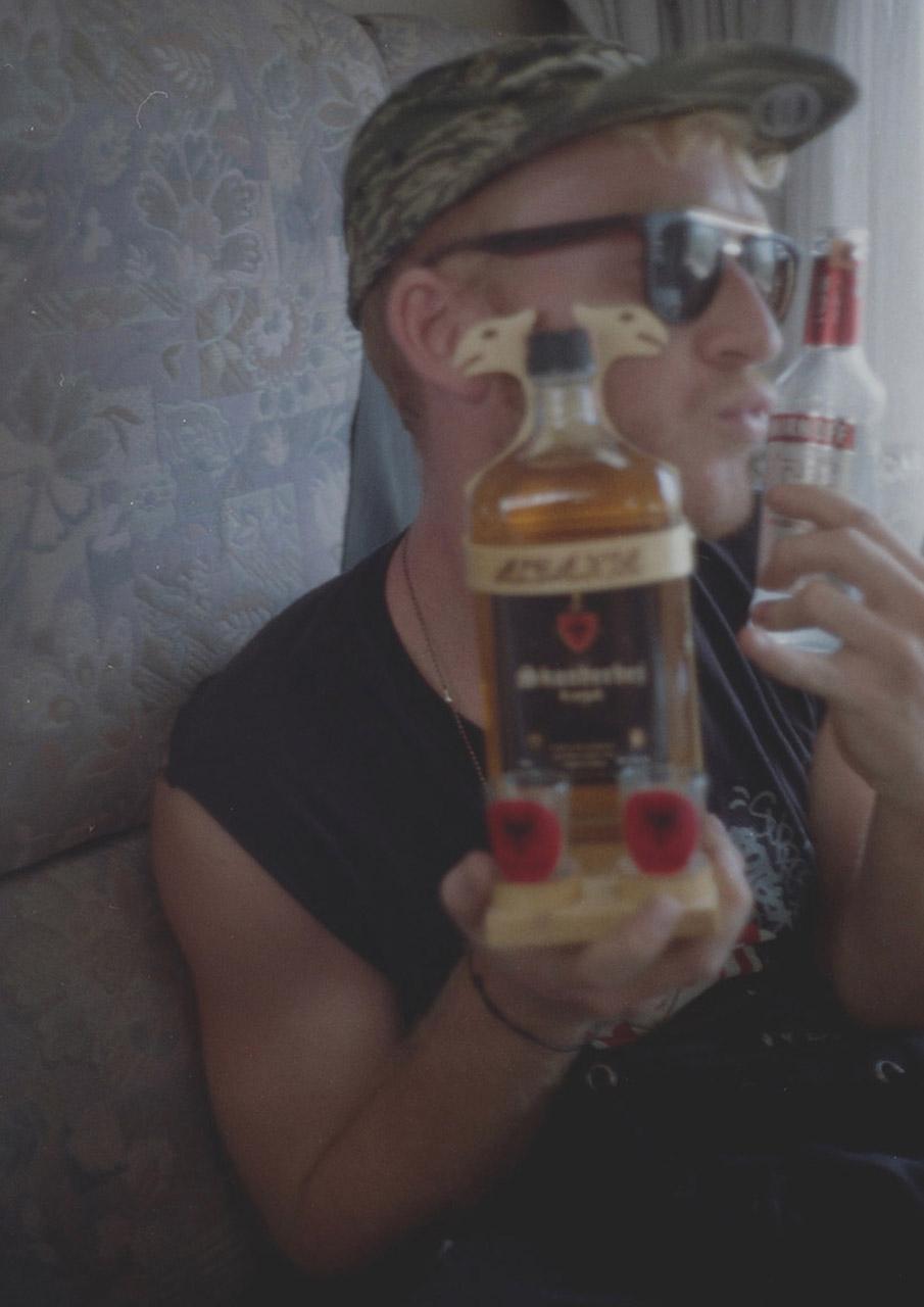 und albanischer Cognac