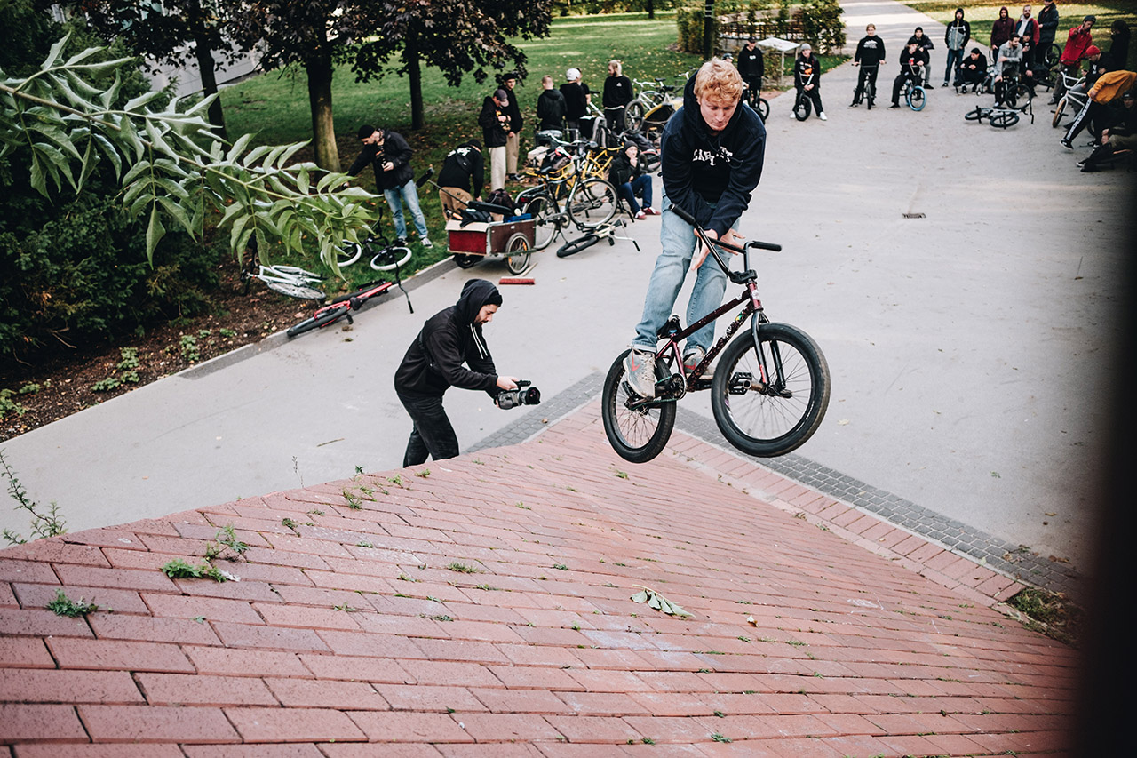 Robin Stroker, Oppo Bars an den Uni-Banks