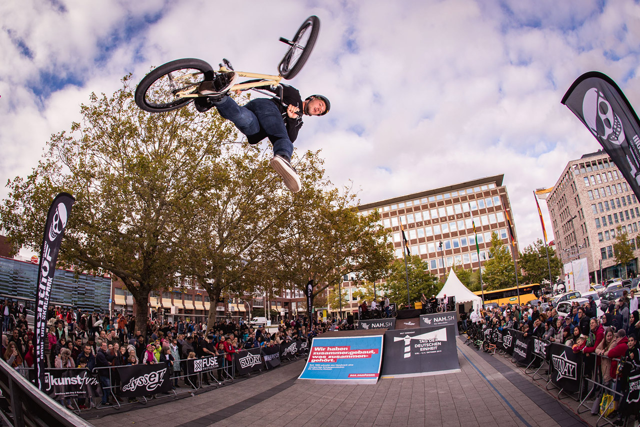 Der Parcours stand in Sichtweise des nächstgelegenen Vapianos, Tobias Freigang schwebte dementsprechend nicht nur während dieses CanCans auf Wolke 7