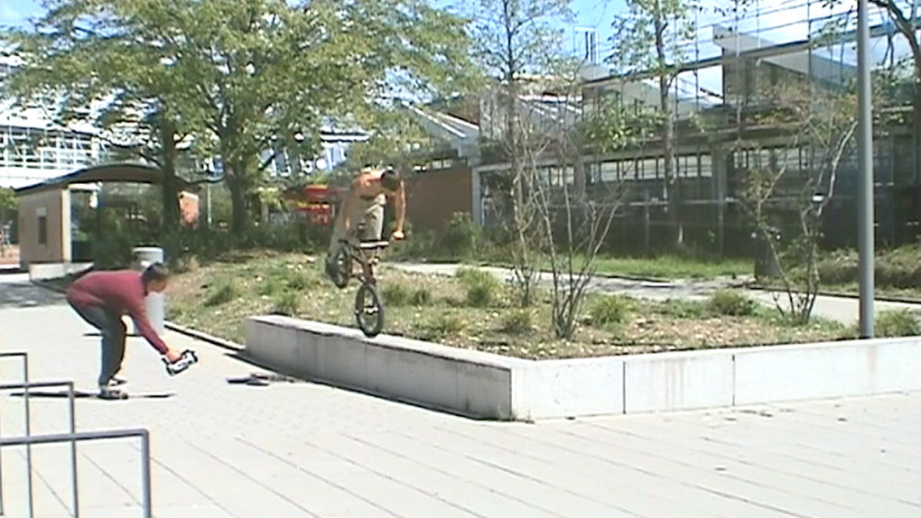 Fünf Monate lang haben Moritz Zell und seine Homies in Freiburg und Umgebung für ihr "Time Well Spent"-Mixtape gefilmt. Das Ergebnis kann sich sehen lassen!