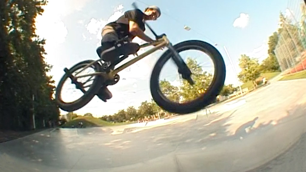 Was die Homies von der Cancelled Crew so treiben, wenn sie mal nicht auf den Straßen unterwegs sind, gibt es in ihrem diesjährigen Skateparkmix zu sehen.