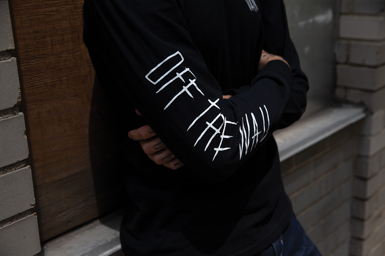 Passend zum VANS Old Skool Pro im Matthias Dandois Colorway gibt es noch ein Longsleeve