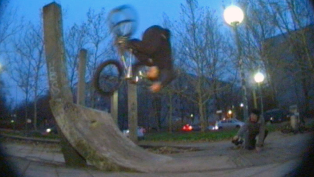 Winter Daze! Kai Schulte-Lippern und Nico van Loon haben sich trotz ekeligsten Winterwetters ein Wochenende lang auf den Straßen von Berlin rumgetrieben.