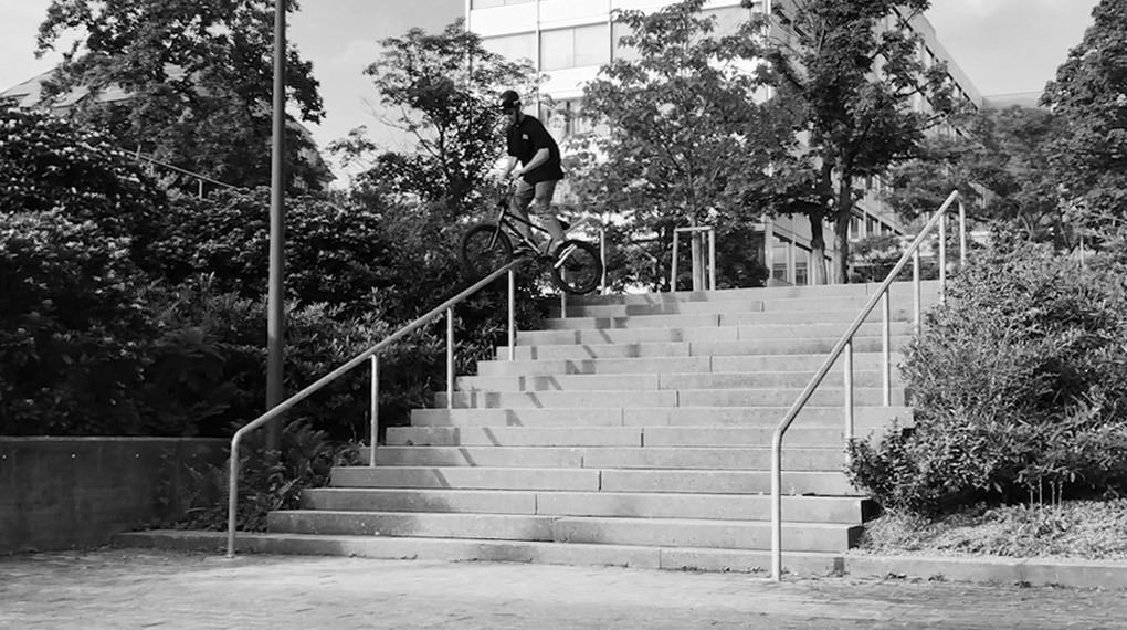 Die Deaphmute Crew aus dem Dunstkreis des kunstform BMX Shops beweist mit diesem Video, dass man sich um den Nachwuchs in Stuttgart keine Sorgen machen muss