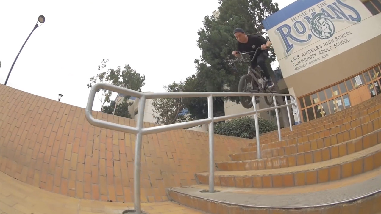 In "Shimmer and Haze" werfen wir einen Blick hinter die Kulissen bei den Dreharbeiten zum "Shimmer"-Mixtape von VANS BMX.