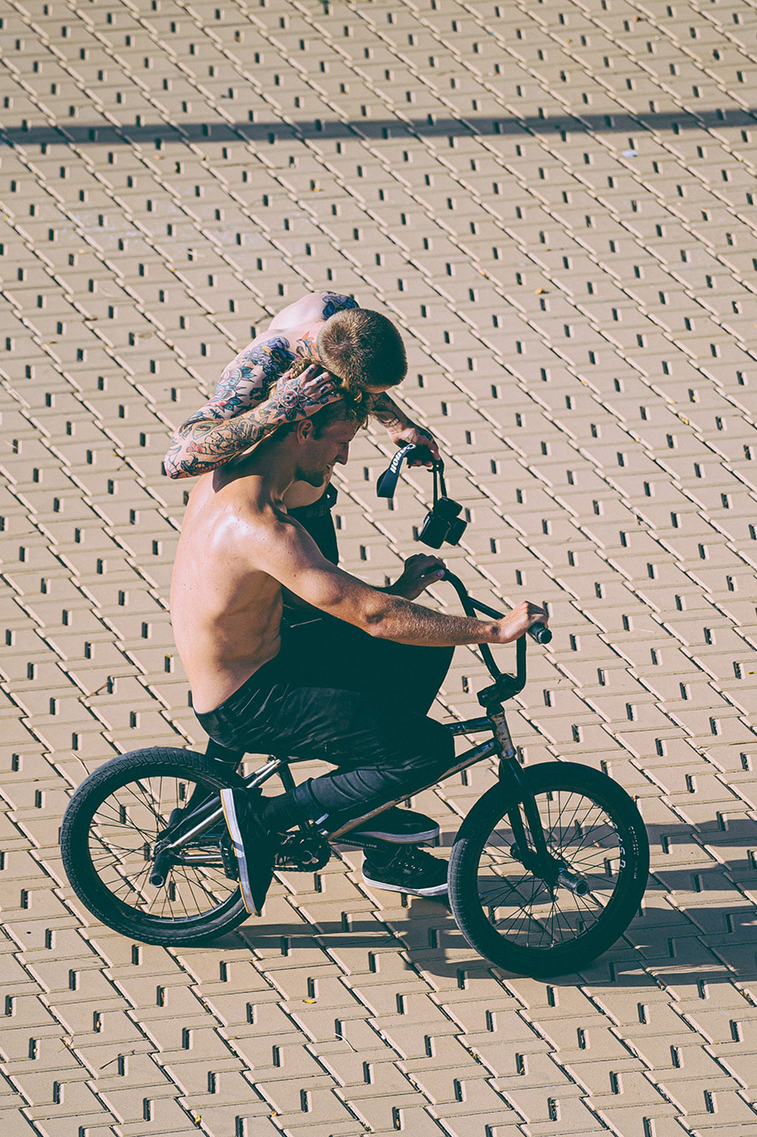 Streicheleinheiten von Felix für Mo nachdem das Ding im Kasten war