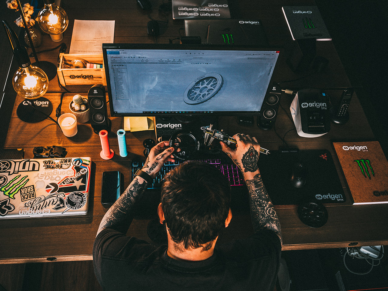 Bei Erigen BMX werden alle Produkte von Jesús selbst designt