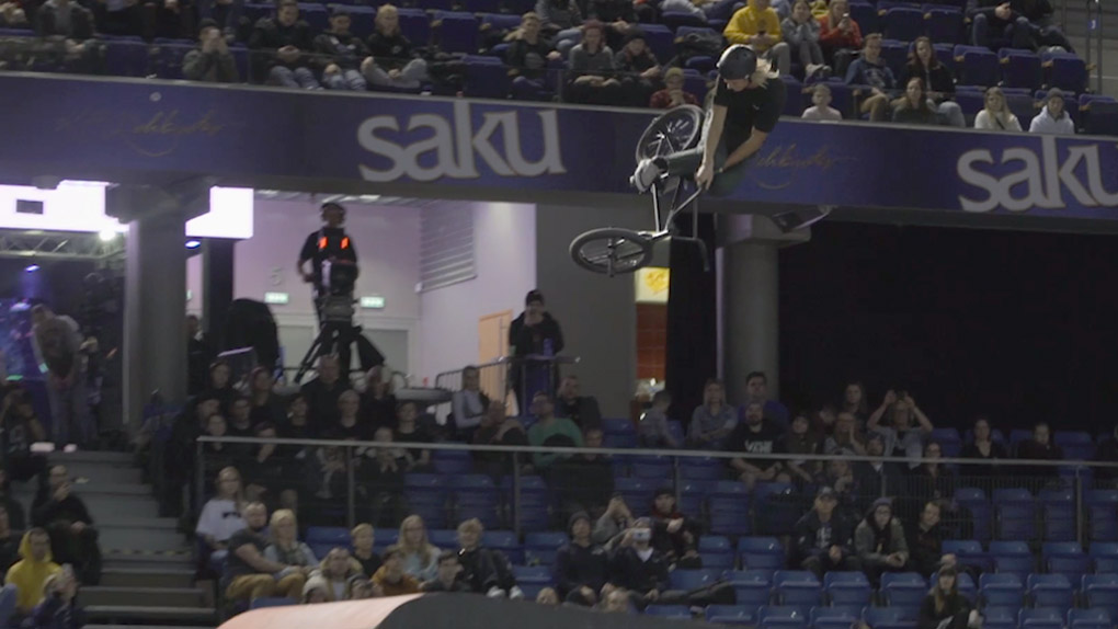 Hier sind die beiden Runs, mit denen sich der australische Stylegott Boyd Hilder für das Parkfinale auf der Simple Session 2020 als Erster qualifiziert hat.