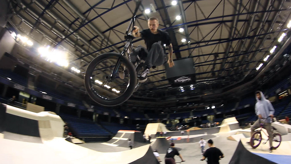 Hier entlang für die Highlights vom BMX Park un Street Practice auf der Simple Session 2020 in Tallinn (Estland) mit Felix Prangenberg, Boyd Hilder uvm.