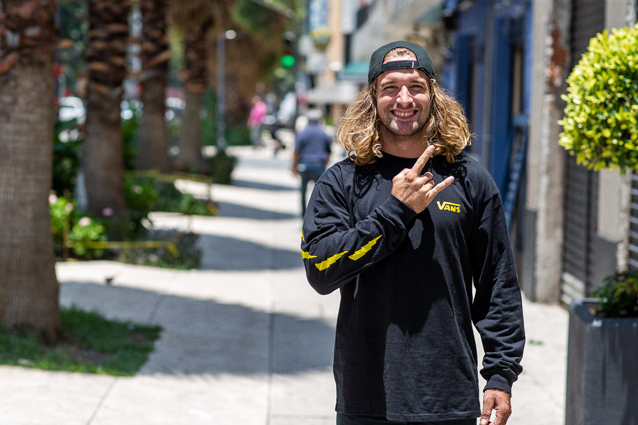 Das passende Longsleeve und die passende Kappe zu Larry Edgars Signaturecolorway von VANS