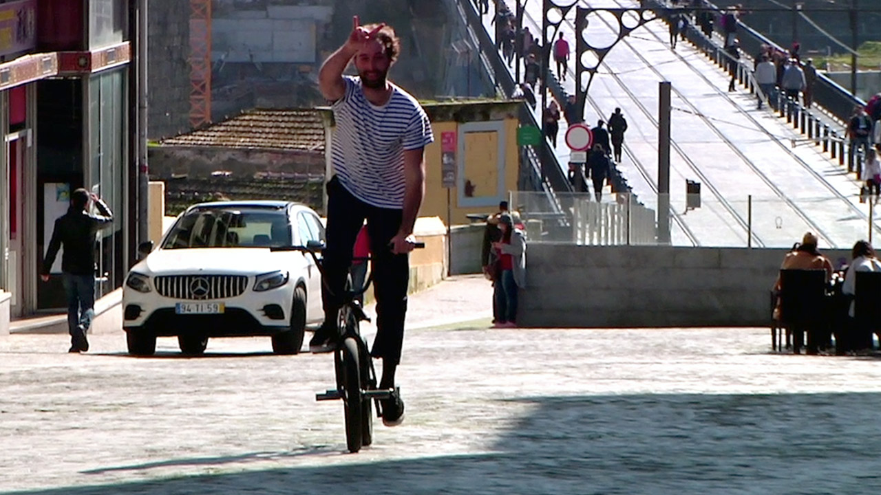 Super Bock! Felix Prangenberg hat für Fracture BMX einen Gute-Laune-Edit von Adrian Kölz auf den Straßen von Porto gefilmt. Check it out!