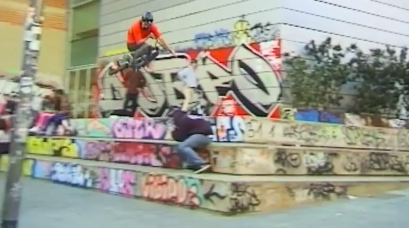 Dieses Video vom Barcelonatrip der Spontanius Crew fasst perfekt zusammen, warum die spanische Mittelmetropole ein beliebtes Reiseziel von BMXern ist.