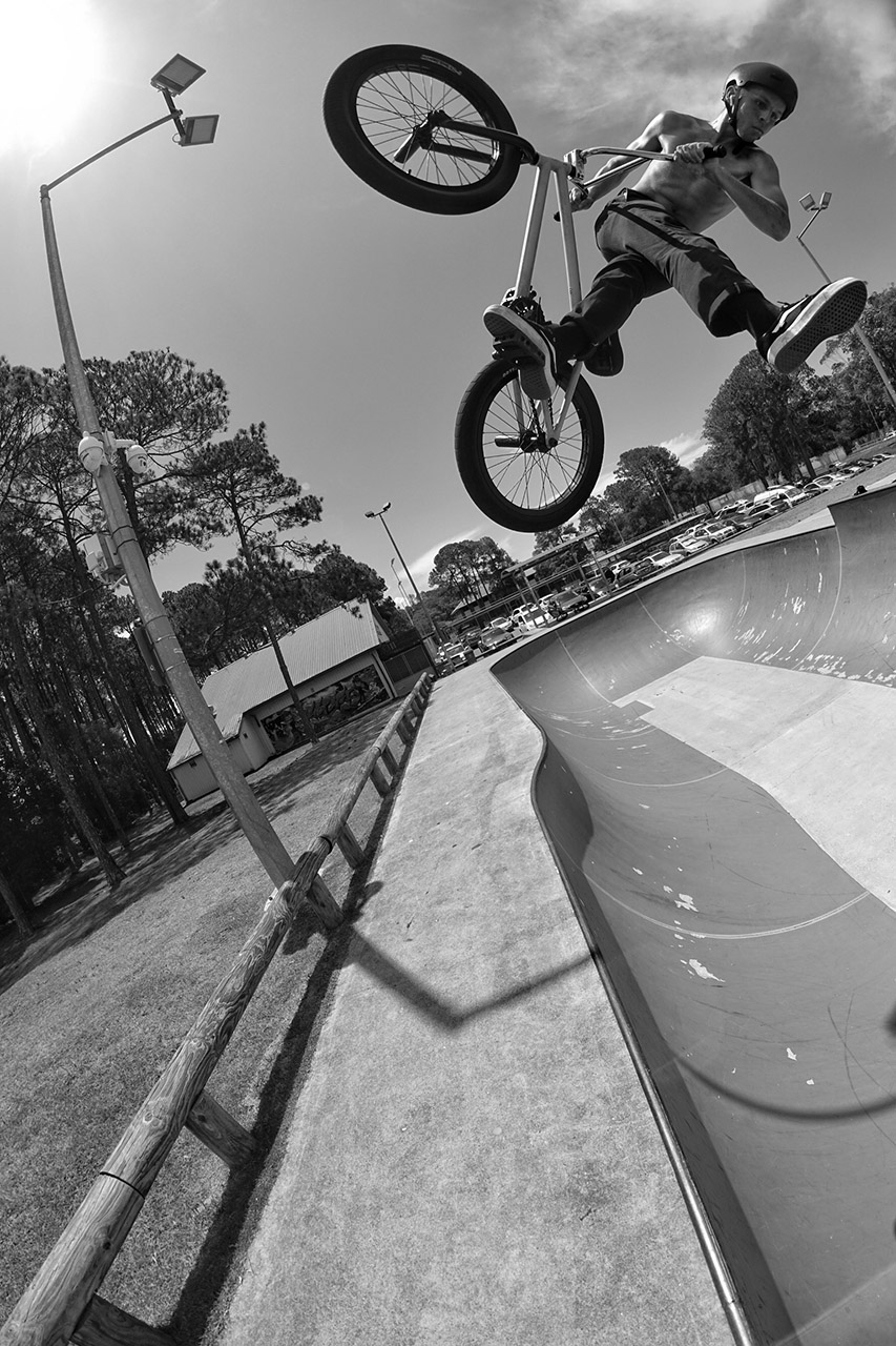 Cancan Air im legendären Elanora Bowl. Hierzu muss man sagen, dass es eine der wenigen Sessions war, die man mittags bei über 33 Grad hatte