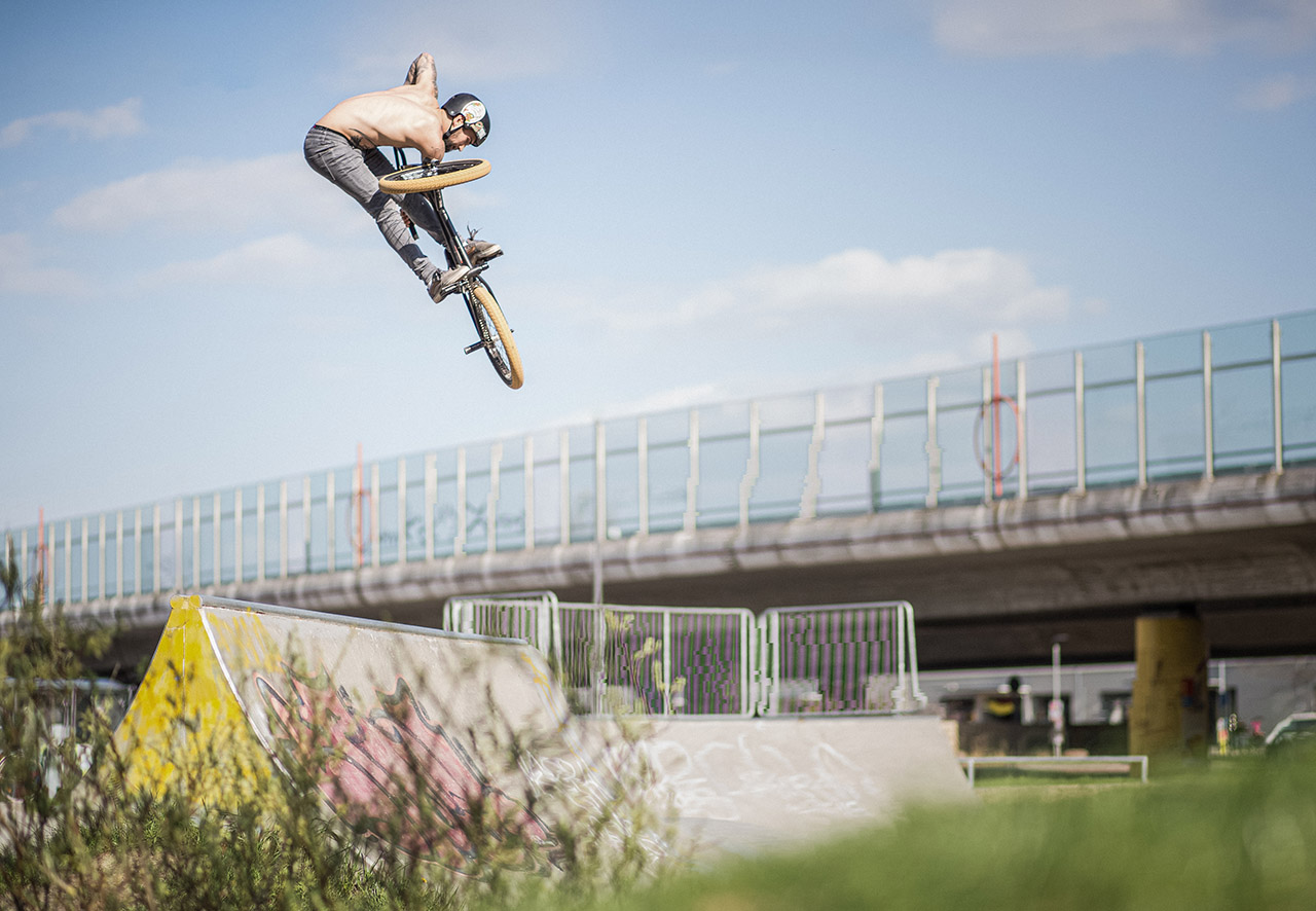 2018 – Daniel „Ralle“ Juchatz – Ludwigsfelde: Ich hab bis zu diesem Bild schon einige Session mit Ralle geschossen, aber ich hatte es bis dato nicht verstanden, seinen Style auch würdig auf