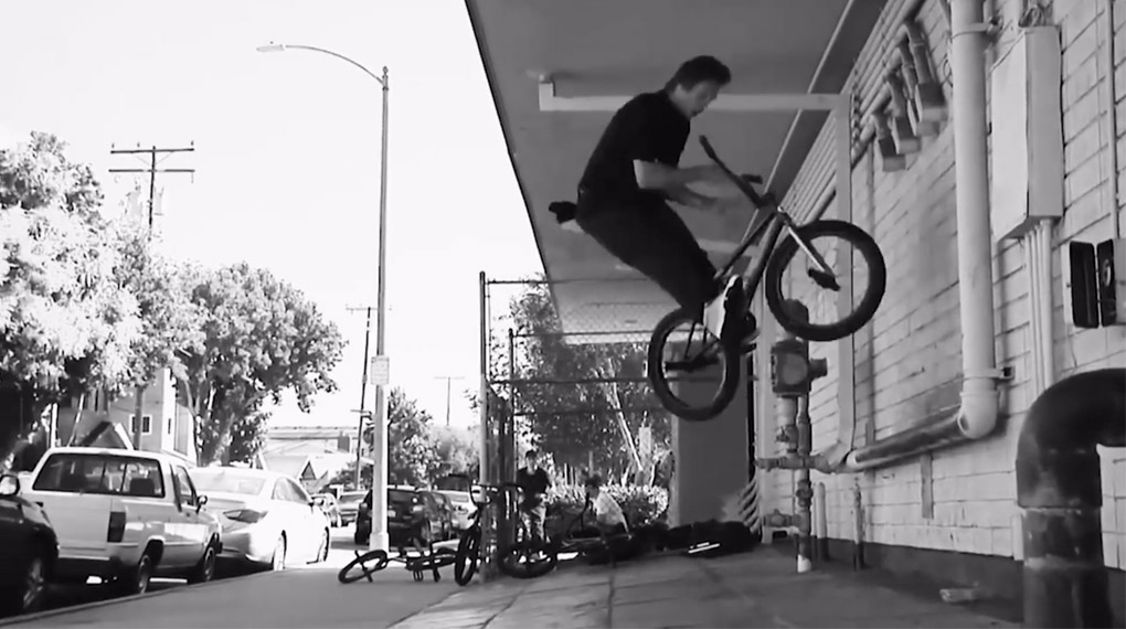 Wer auf der Suche nach einem stabilen Pedal mit großer Standfläche und niedrigem Profil ist, sollte sich das Seeker Pedal von éclat einmal genauer anschauen