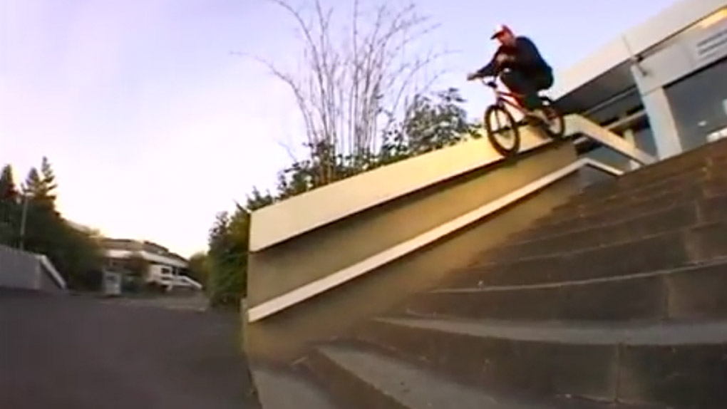 In der zweiten Folge von "Helden unserer Jugend" stellt Felix Prangenberg Max Gaertigs bahnbrechenden Part aus dem "Etc."-Video von wethepeople vor.