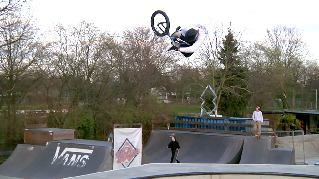 Pre-Coronacation! Kurz vor dem Lockdown hat Paul Thölen gemeinsam mit einigen Freunden noch schnell ein paar Transitionspots in Deutschland abgeklappert.
