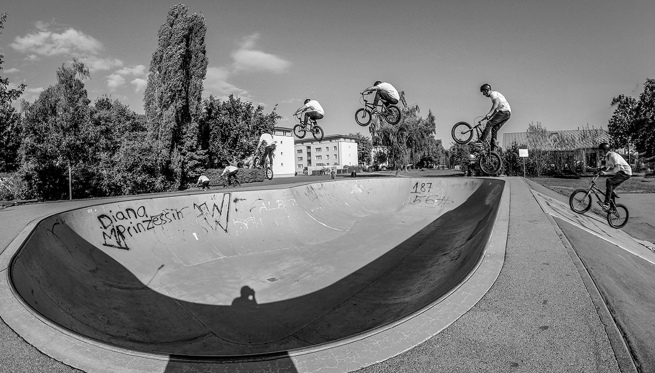 Bild 3: Puhhh, diese Sequenz hat leider nie den ihr zustehenden Weltrum erlangt. Denn diese Action ist nunmal wirklich eine echte Aktion! Ich erinnere mich noch genau dran, wie Gregor Podlesny mich gefragt hat, ob wir in Augsburg 
