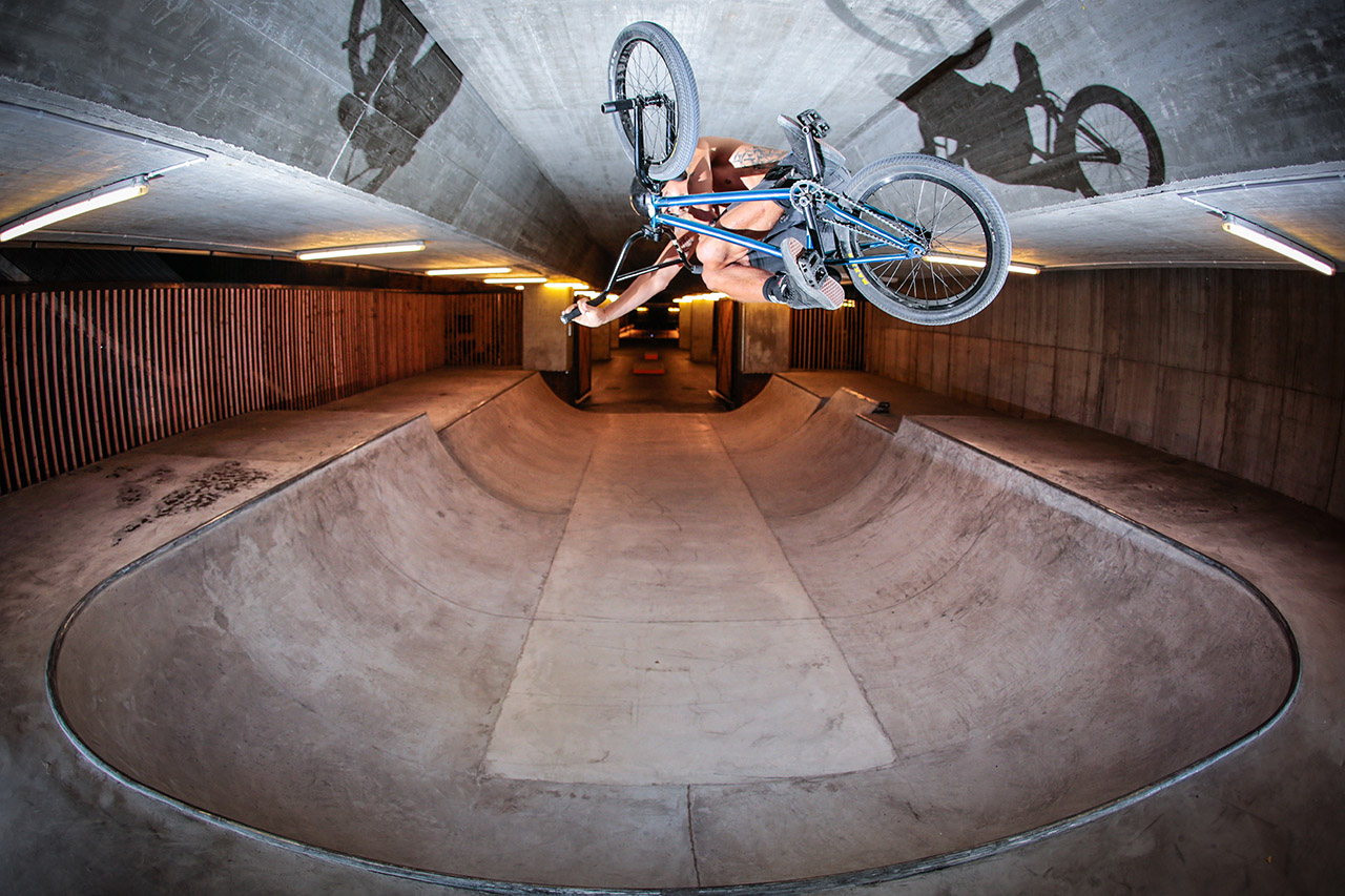 Ljubljana-Trip, Teil 2: Chris Halbritter legt einen flach bei einer der unzähligen Nightsessions. Danke an Thomas Stellwag (360shop und Allride) und freedombmx für diese Hammerwoche in Slowenien!