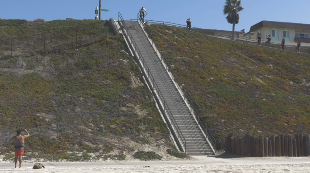 Ihr habt alle den unfassbare Insta-Clip des australischen Cult-Fahrers Callan Stibbards gesehen. Hier ist das ganze Video. Mental!