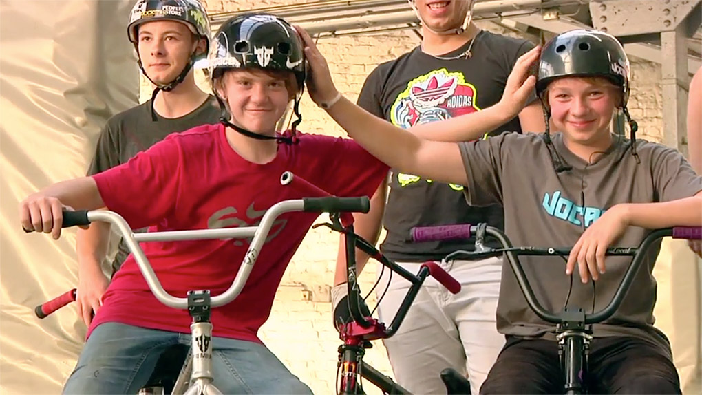 Für den heutigen #damalsdonnerstag haben wir diesen "Two Dude One Day"-Edit mit Felix Prangenberg und Michael Meisel in den Hauptrollen rausgesucht.