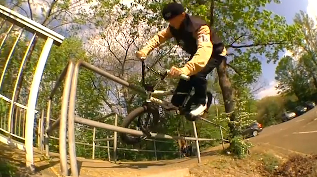 Felix Prangenberg kann selbst die Corona-Pandemie nicht stoppen. Hier ist sein neues Video für wethepeople, das unter erschwerten Bedingungen gefilmt wurde.