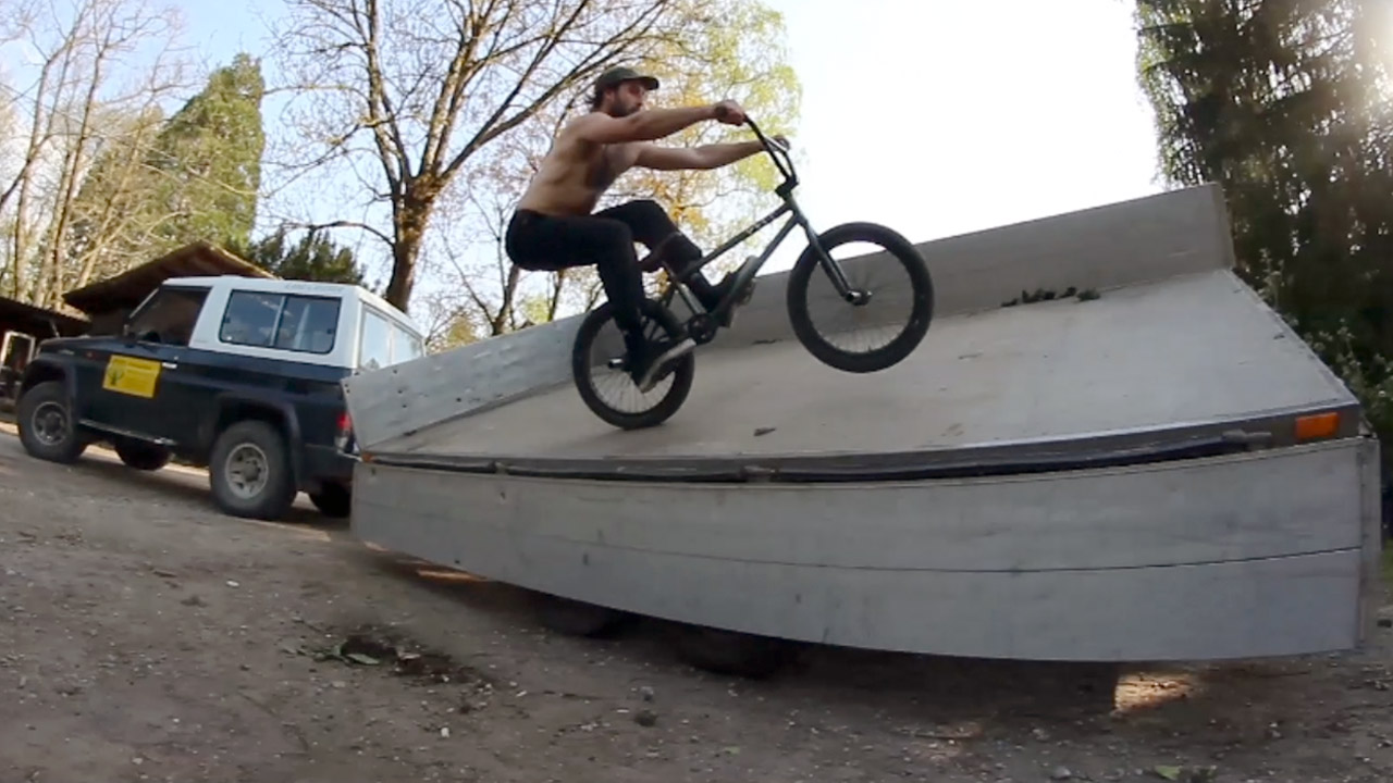 Grindsport in Zeiten der Krise: Die Homies von GBB haben sich auf dem Grundstück der Baumschule Blau in Coronaquarantäne begeben.