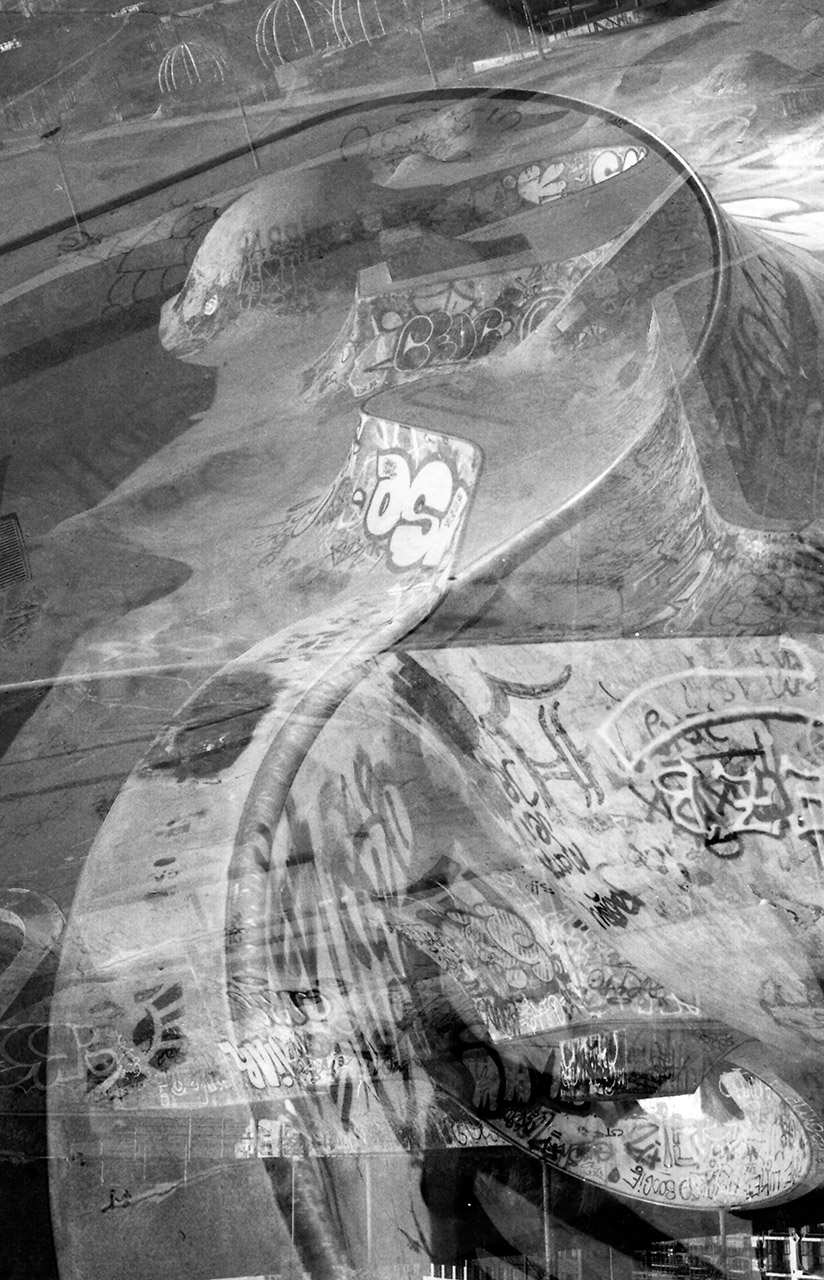 2020_Hafenpark Von Doppelbelichtungen werde ich wohl nie genug bekommen. Es überrascht mich immer wieder, was für Ergebnisse dabei entstehen können. Seit einiger Zeit probiere ich DAS Foto im meinem liebsten Pool zu schießen. Weiter als oben bin ich noch nicht gekommen. Mal sehen, was die Zukunft so mit sich bringt.