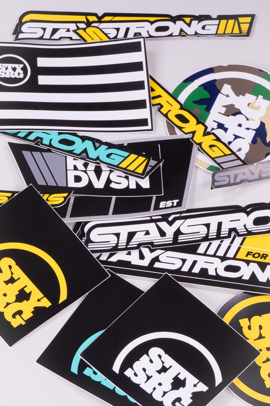 Sticker von Stay Strong in Hülle und Fülle