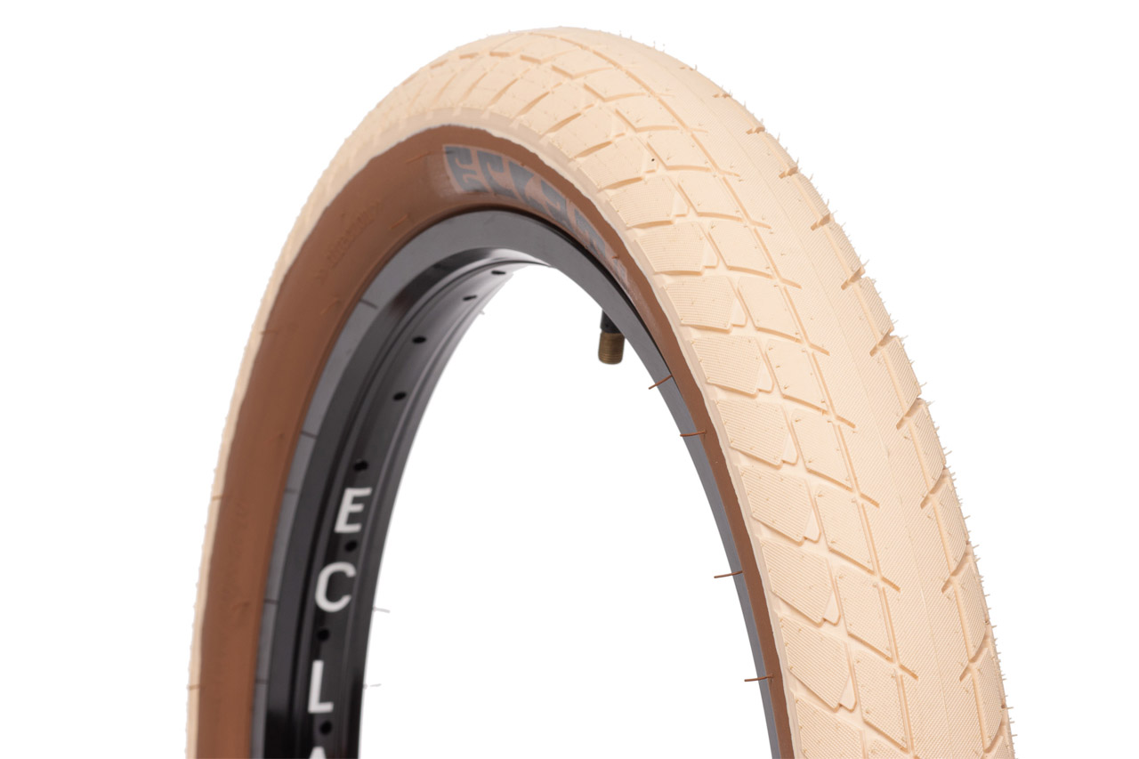 Ty Morrows Signaturereifen von éclat ist ab sofort nicht nur in schwarz und grün, sondern auch in tan erhältlich.