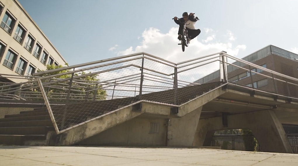 Für Lift Off ist Dustyn Alt mit seiner Steadycam drei Tage lang unserem Parkfahrer des Jahres 2019 aka Sikharin Supanmart in Dresden hinterher gewetzt.