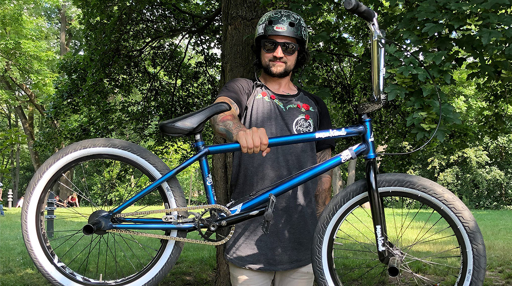Daniel Juchatz hat von Mankind Bike Company eine umfassende Signatureline spendiert bekommen. Mehr dazu in diesem Bikecheck.