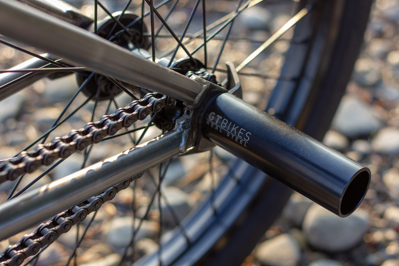 Die Ausfallenende des Globetrotter Rahmens von GT Bicycles haben integrierte Kettenspanner