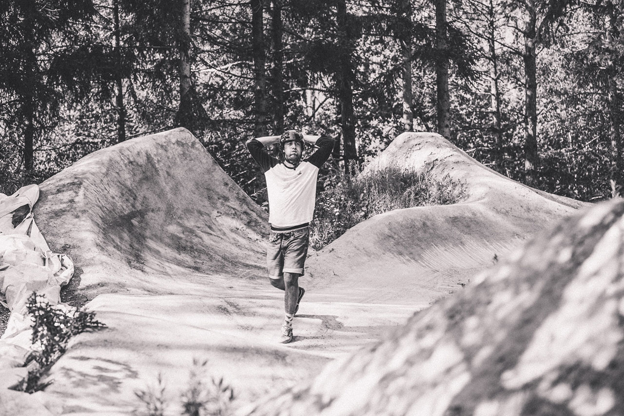 Dave Lamberger muss nach einem Sturz in der großen Line kurz durchatmen. Leider hat er sich dabei einen achtfachen Handgelenksbruch zugezogen. Wir wünschen gute Besserung!